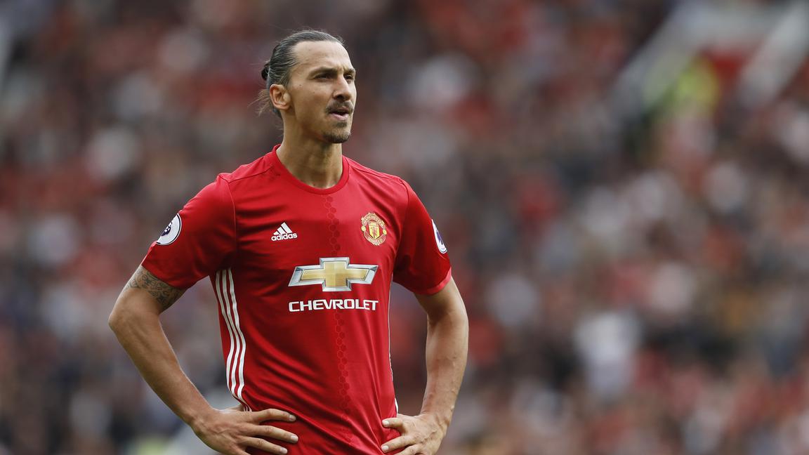 Vidéo: Loin de son registre, Ibra s&rsquo;illustre dans la violence sur le terrain