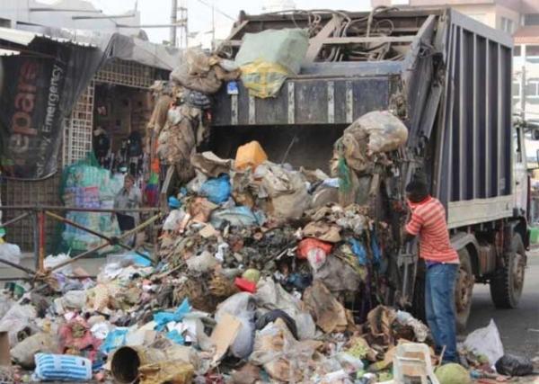 Ziguinchor: Les ordures ménagères ont pris possession des routes et marchés