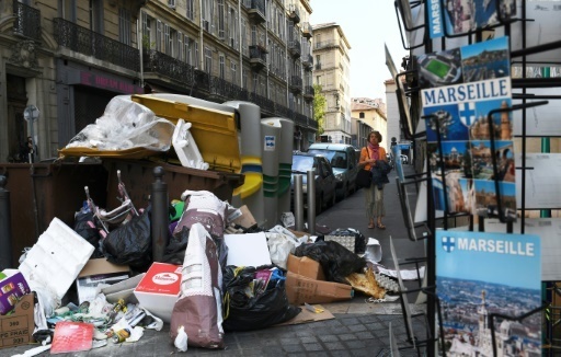 Grève des éboueurs à Marseille: des sites de transferts débloqués