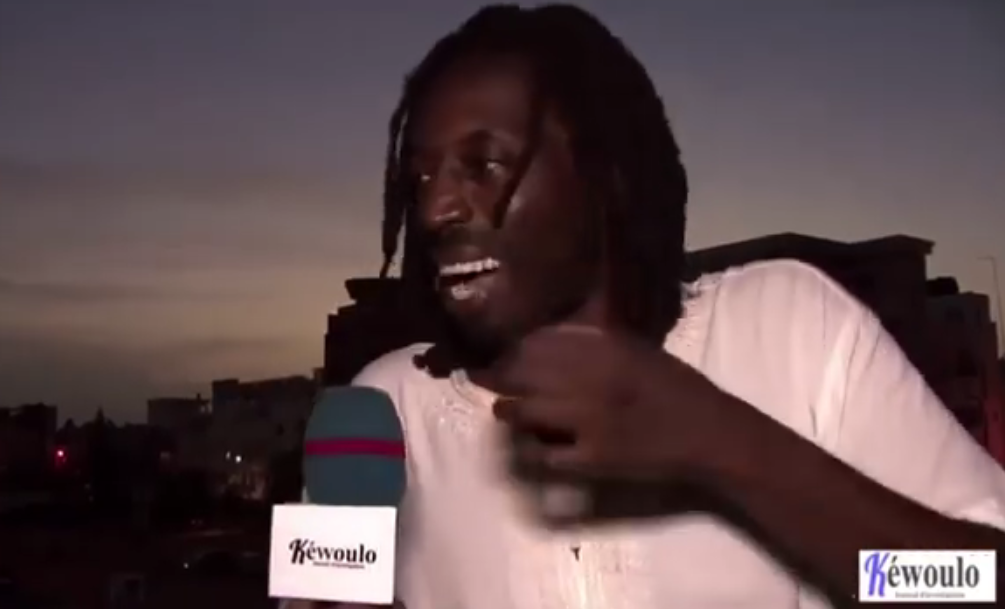 Neega Mass brise Emmanuel Macron en  » Mille Morceaux » Regardez!