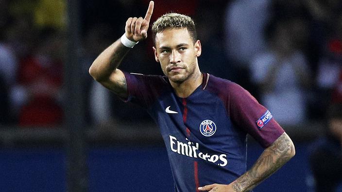 Neymar, comme un doute. La star brésilienne du Paris ...