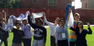 Iran : élan de solidarité internationale pour le combat contre le port du voile