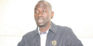 Oumar Faye de Leral Askanwi devant la Dic