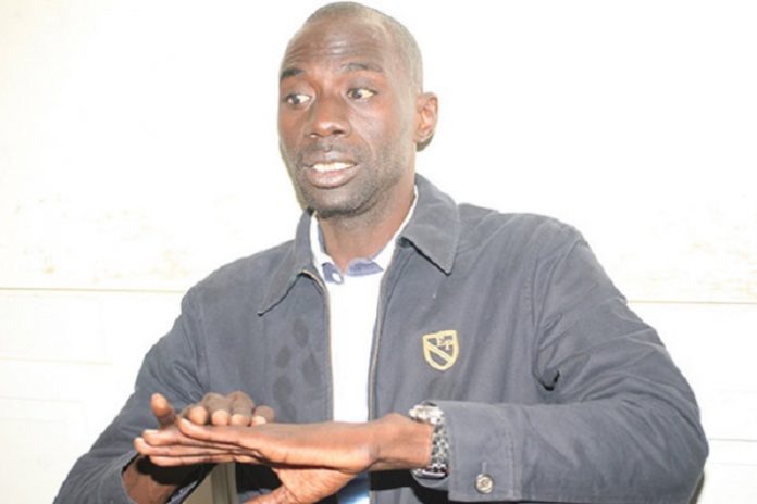 Oumar Faye de Leral Askanwi devant la Dic