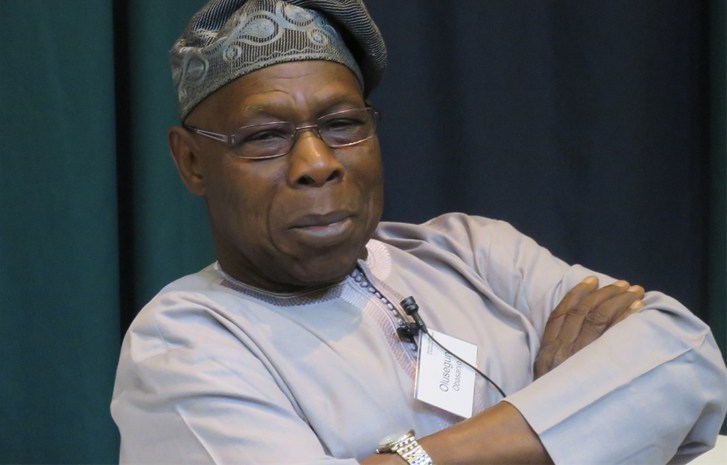 Nigéria : « Buhari prépare des fraudes électorales », Obasanjo