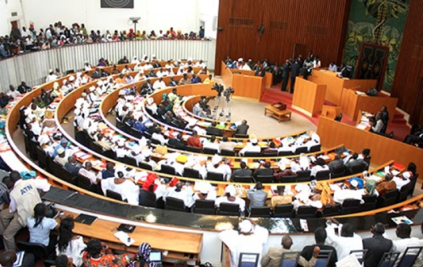 Vote du projet de loi: "Macky Sall a corrompu les députés", Mbacké Bara Dolly