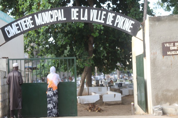 Le diable est-il dans le foncier ? une partie de leur cimetière « chopée » par un député, Pikine marche après la prière du vendredi