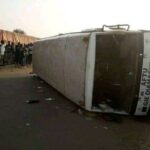 un-bus-tata-de-la-ligne-58-se-renverse-a-sicap-mbao-et-fait-plusieurs-blesses-1328169