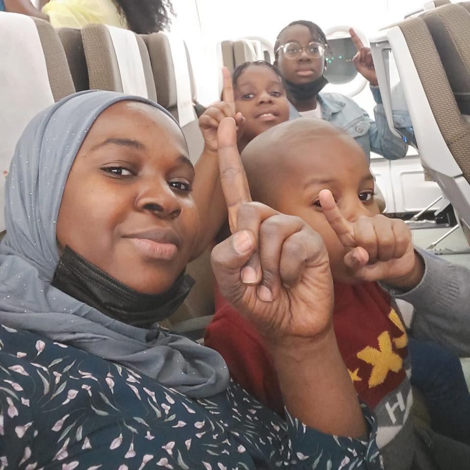 Société: Abandonnés au Sénégal, la guinéenne Ramatoulaye Diallo et ses enfants sont retournés en France