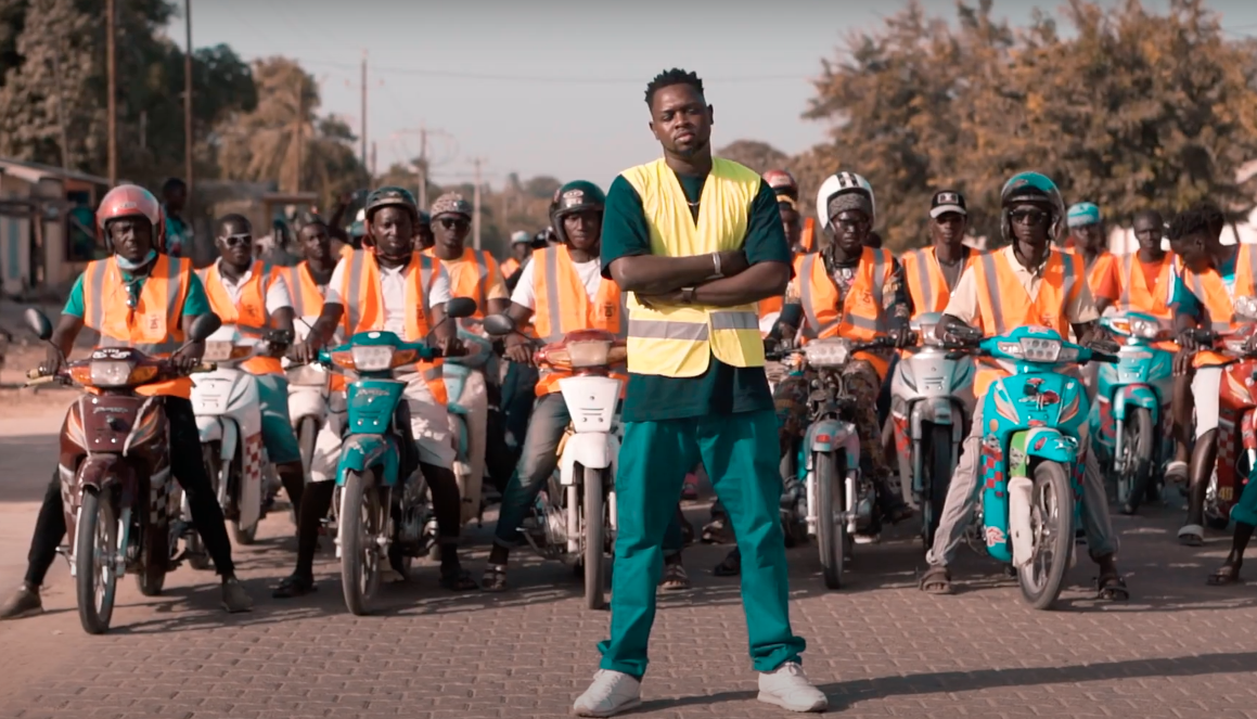 Culture : Découvrez le nouveau clip de King Aladji « JAKARTAMAN »