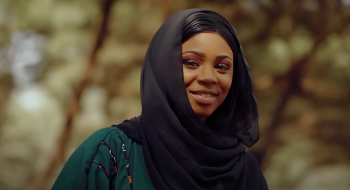 Découvrez la nouvelle video de Dieyna « Habibi »