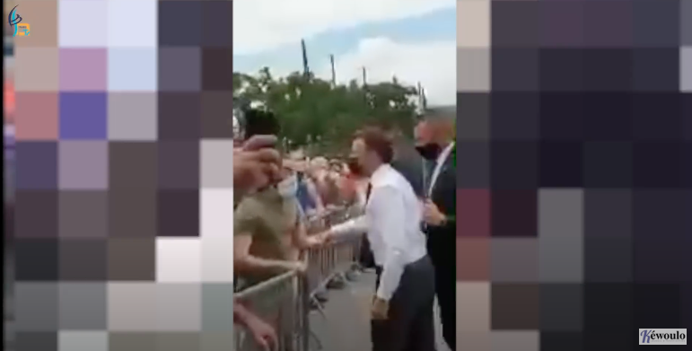 Emmanuel Macron giflé par un homme lors de son déplacement dans la Drôme