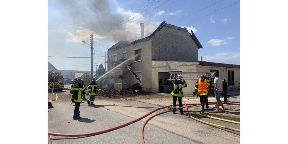Urgent: Une Sénégalaise retrouvée égorg*ée et abandonnée dans sa voiture après l&rsquo;incendie de sa maison