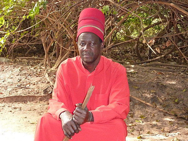 Relations avec le Mfdc, émeutes de mars, relations avec les politiques : Le roi d’oussouye sort du bois
