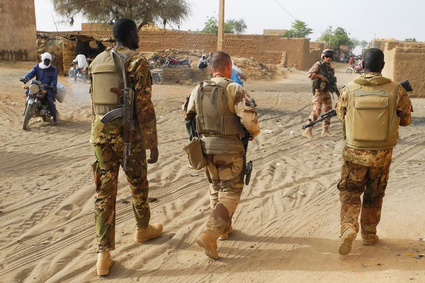 Mali: la force française Barkhane annonce l’arrestation de six suspects à Gossi