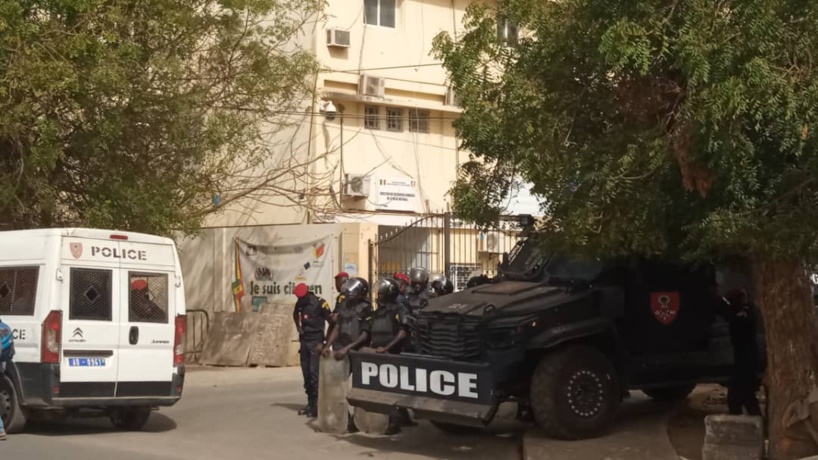 Dépôt du dossier de remplacement de YAW : La DGE quadrillée par les forces de l&rsquo;ordre (IMAGES)