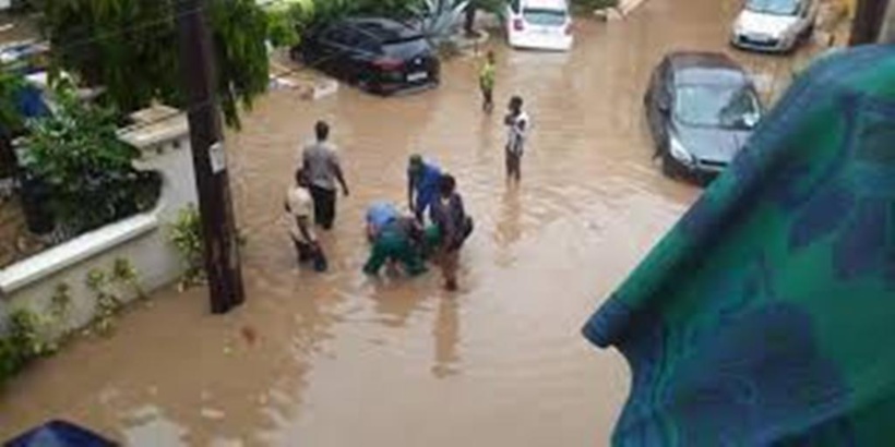 Inondations à Dakar : La grande mosquée de la cité Scat Urban envahie par les eaux