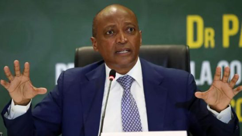 Vendredi décisif pour la Guinée: Le président de la CAF est arrivé à Conakry…..