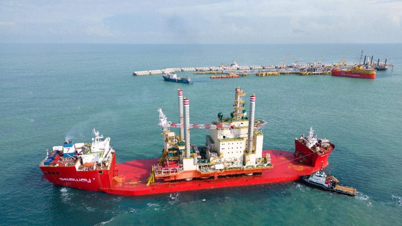 Gaz sénégalais: Des nouvelles du bateau de production (FPSO) qui avait dérivé en chine