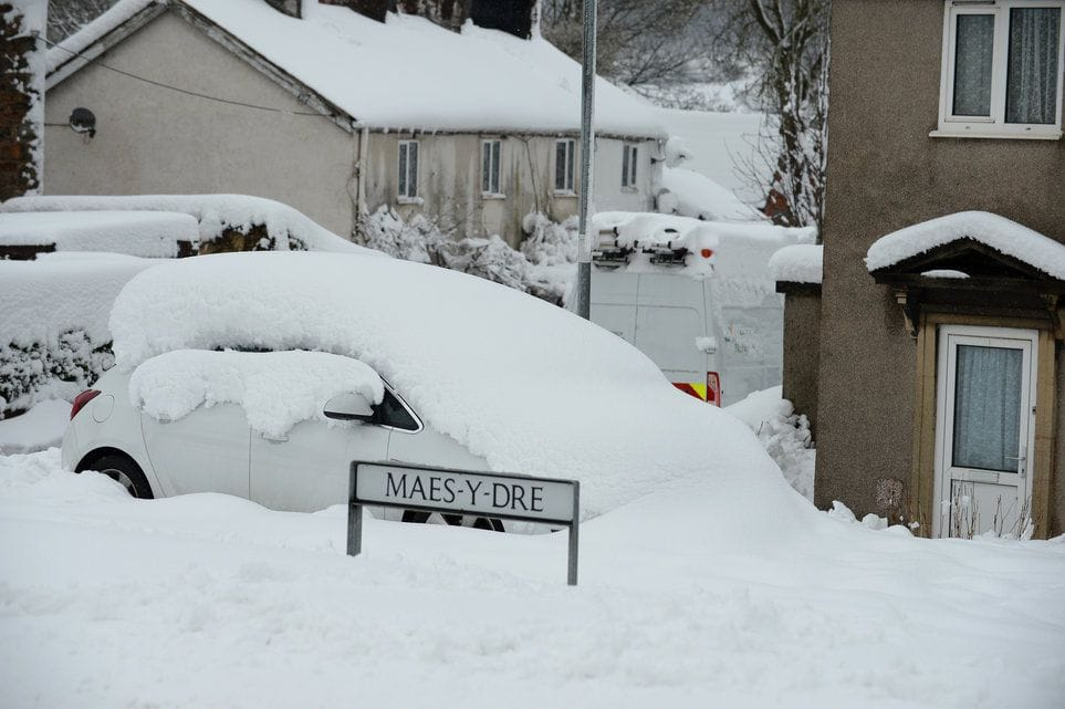 Royaume-Uni: en raison de la neige, de nombreux vols ont été annulés dans les aéroports londoniens