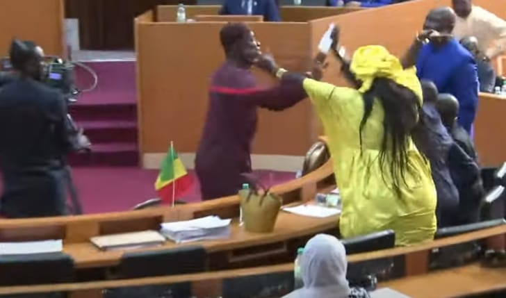 Affaire Amy Ndiaye: Tentative d&rsquo;arrestation des députés Massata Samb et Mamadou Niang à l&rsquo;assemblée nationale