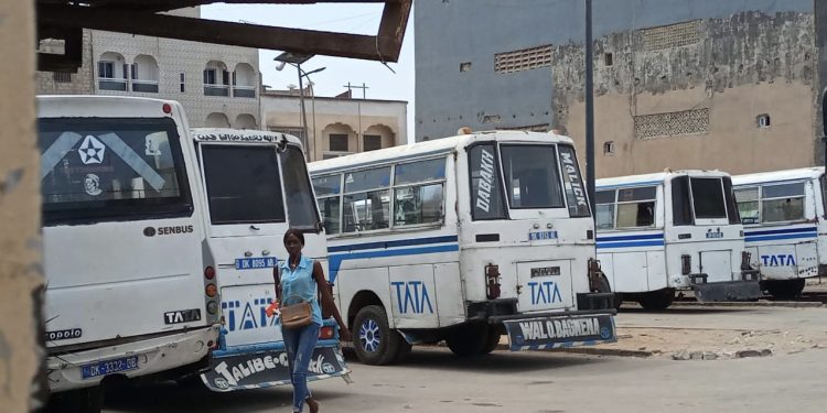 Société : Malgré l’interdiction, des bus TATA augmente les prix du transports