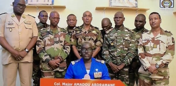 Niger : Les militaires putschistes sannoncent la fermeture des frontières et l’instauration d’un couvre feu