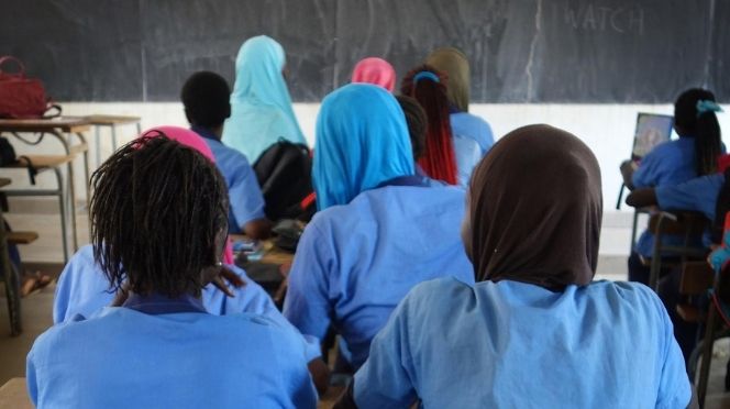 Louga : Une collégienne poignarde le commerçant puis l&rsquo;accuse de…