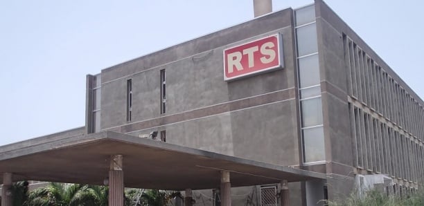 Les travailleurs RTS en désaccord avec Racine Talla, leur DG