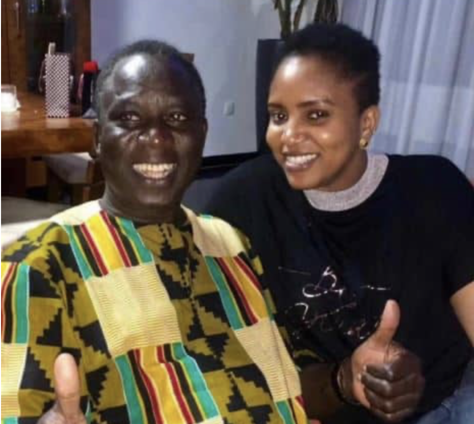 Arrêt sur image : Cette photo triste de Thione Seck et Moumy qui fait pleurer la toile (photo)