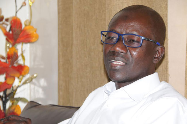 Dr Khadim Bamba Diagne : « Tant qu&rsquo;on ne règle pas le problème politique, on ne peut pas avoir un campus social stable »