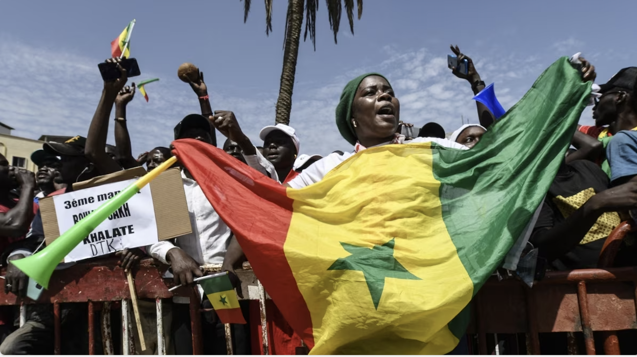 Présidentielle 2024 : La plateforme LACOS invite le peuple à une grande mobilisation pour le retrait des cartes d&rsquo;électeurs