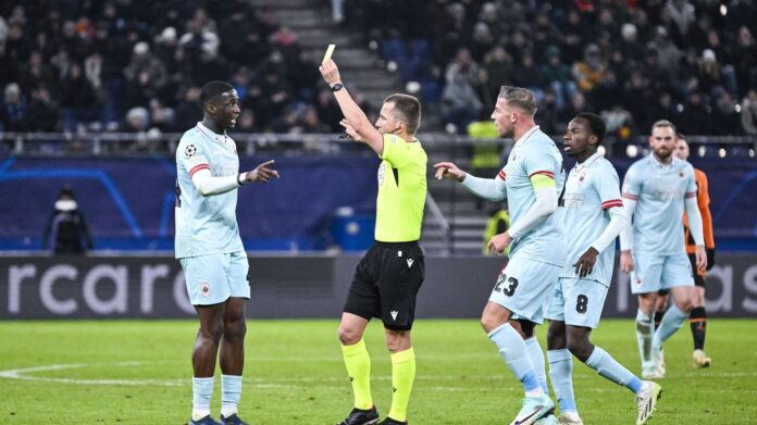 Football : La FIFA valide la règle de l’expulsion temporaire de 10 minutes…