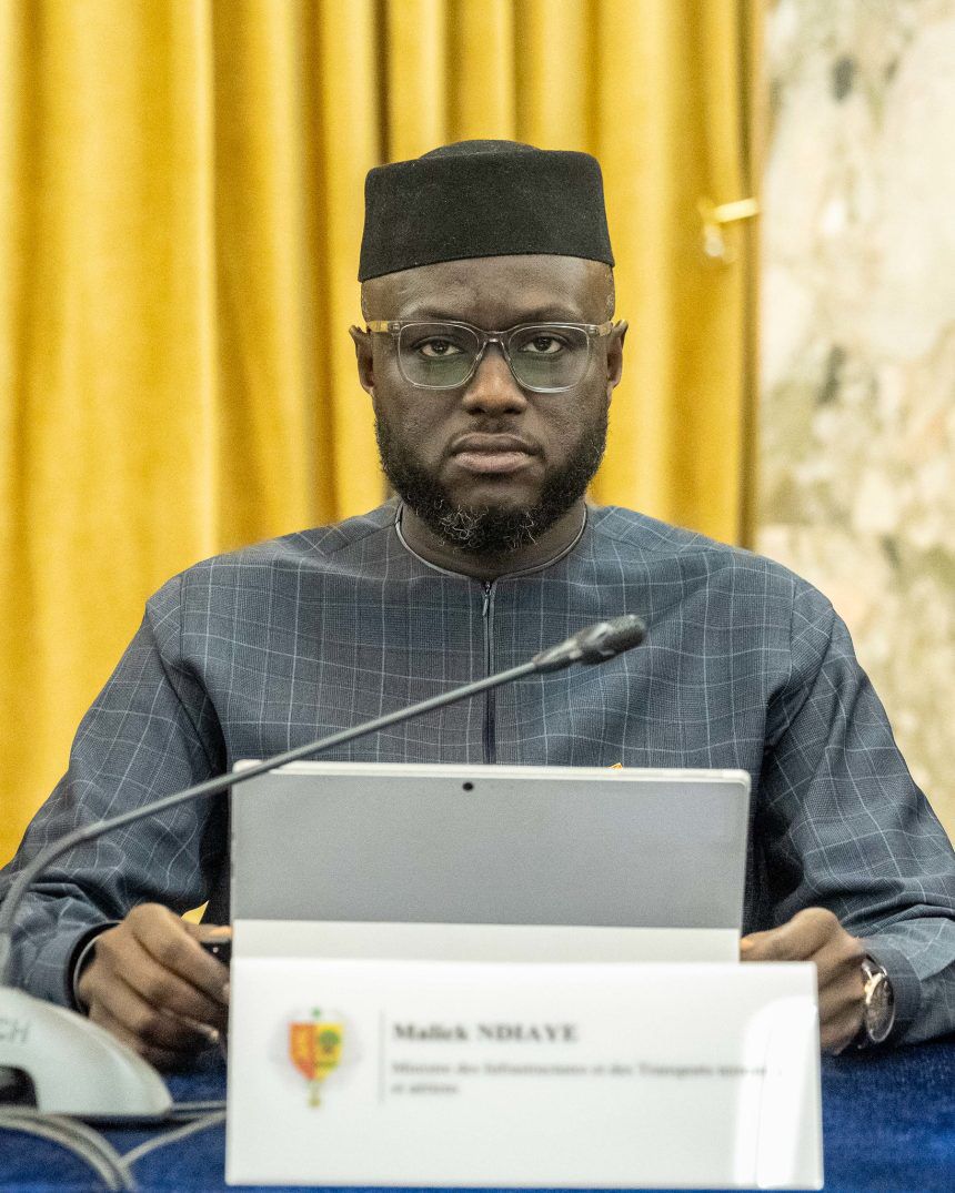 Accident à Yamong: Le nouveau ministre des Infrastructures et des Transports terrestres et aériens prononce…