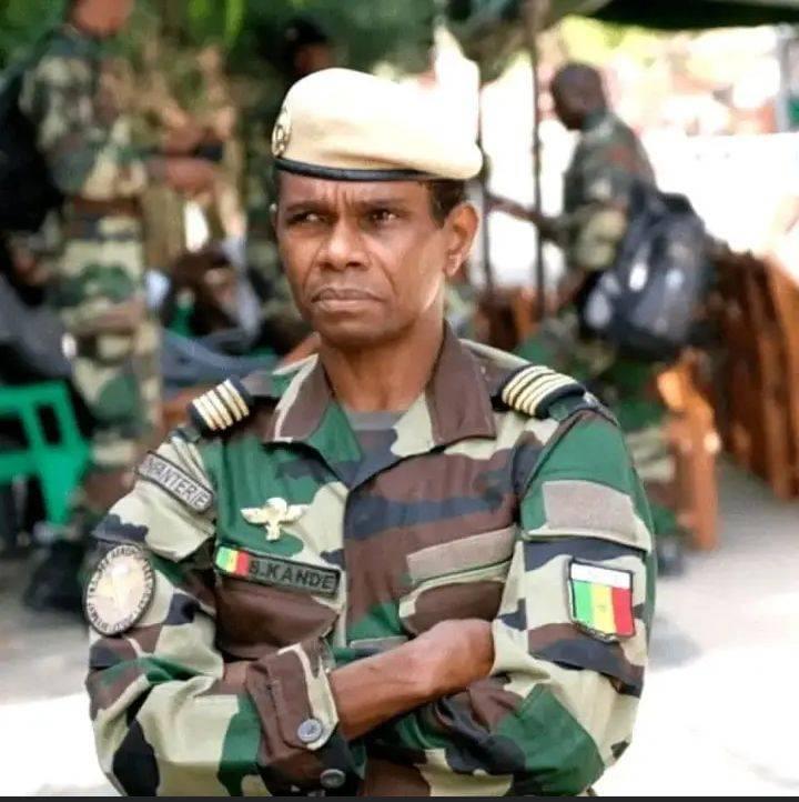 Muté en Inde, le Général Kandé se rebelle…