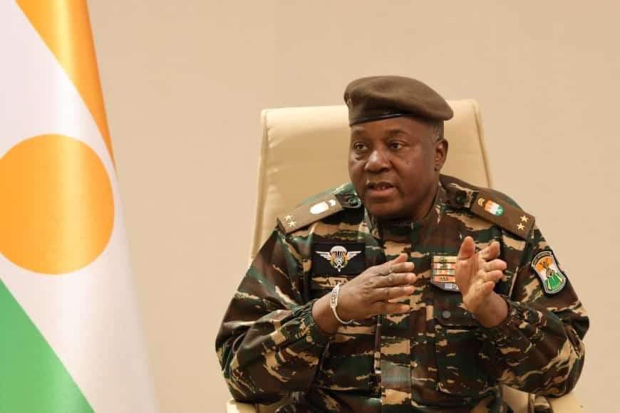 Niger : Le général Tiani annonce la construction d’une raffinerie de…