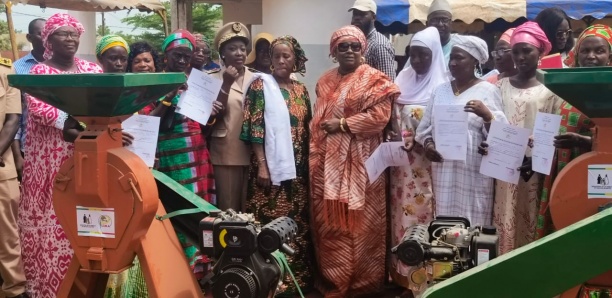 Maïmouna Dièye, remet 35 moulins agricoles à la fédération régionale des groupements de femmes de Kédougou