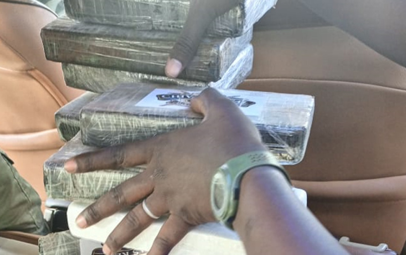 Trafic de drogue : Un Sénégalais arrêté à l’aéroport de Banjul avec 3 kilos de cocaïne