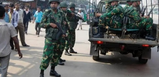 Bangladesh: la Première ministre en fuite, l&rsquo;armée forme un gouvernement