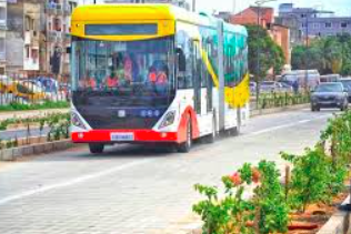Les charrettes et les pousse-pousse sont interdits de circuler sur le tracé du BRT pour plus de …