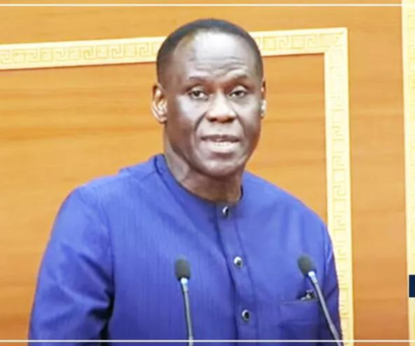 Suppression du HCCT et du CESE á l&rsquo;assemblée nationale : Les précisions du ministre du ministre de la justice  aux députés de Bby