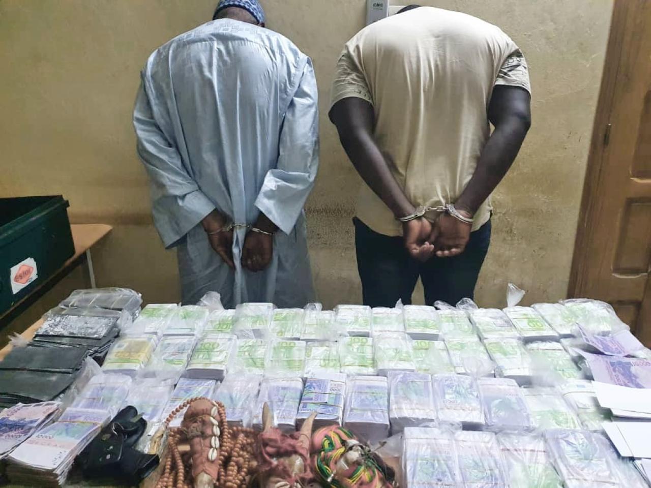 Wakhinane-Nimzatt: la police neutralise un vaste réseau de trafic de faux billets de banque