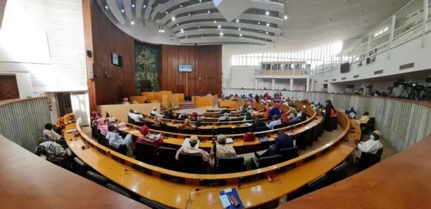 Législatives : Provisoirement, Pastef crédité de 131 députés contre 16 pour…