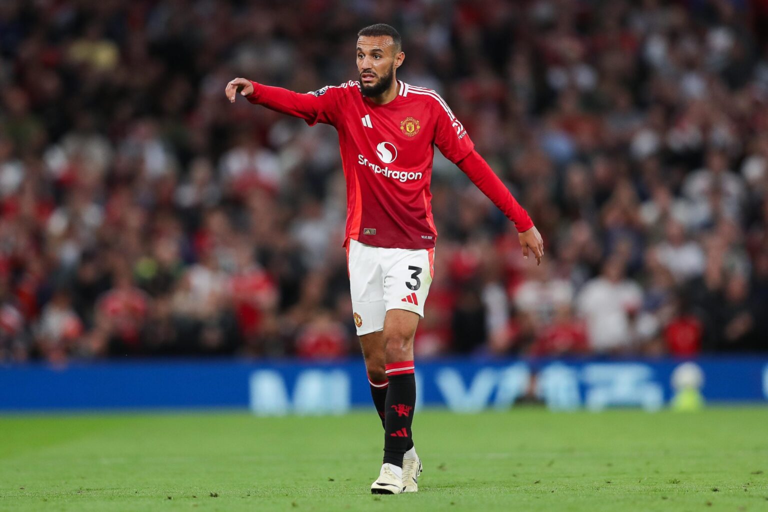 Manchester United abandonne de porter des maillots LGBTQ+ après le refus d’un joueur