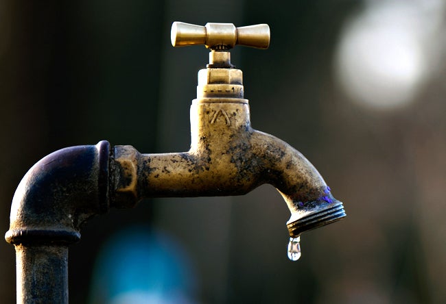 Distribution d&rsquo;eau: La SEN’EAU annonce une mauvaise nouvelle pour…