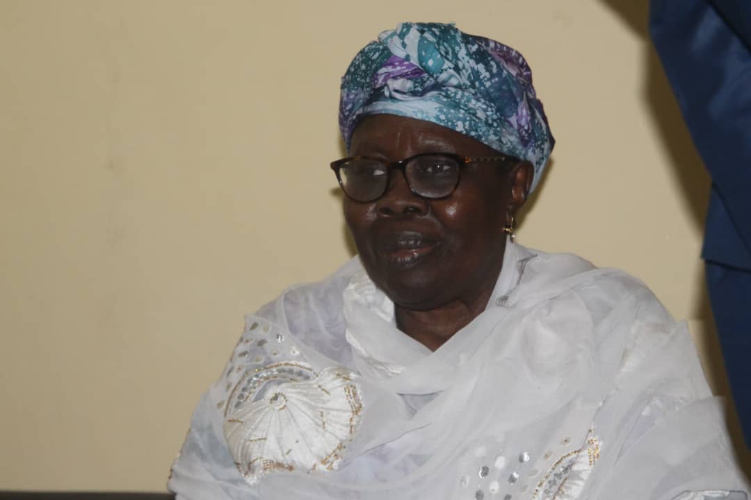 Contribution : De très loin je vois le sourire d’une mère ( Par Dr Ismaila Diallo)