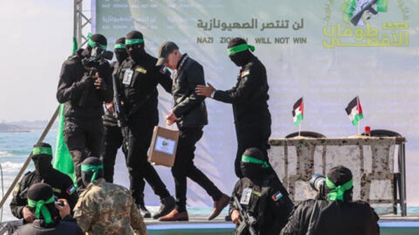 Gaza : Trois otages, dont le Franco-Israélien Ofer Kalderon ont été remis au CICR au terme d&rsquo;un quatrième échange