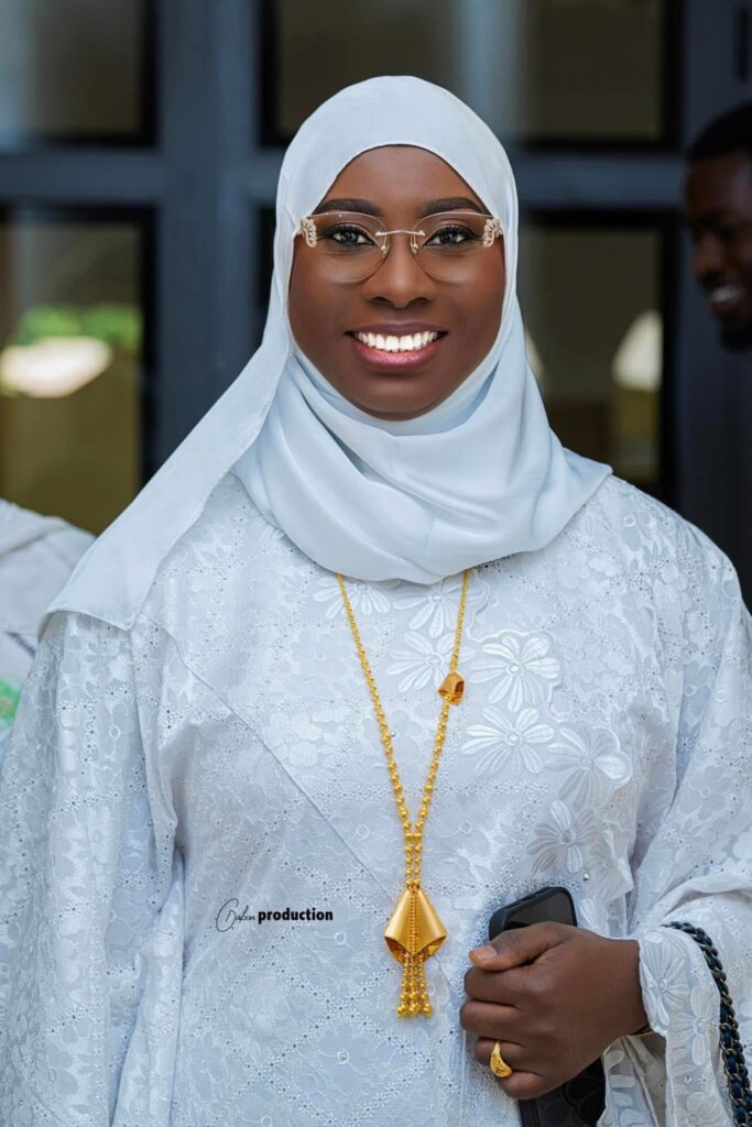 Apparition publique: Découvrez les belles images de Khady Kébé, l’épouse de Ousmane Sonko