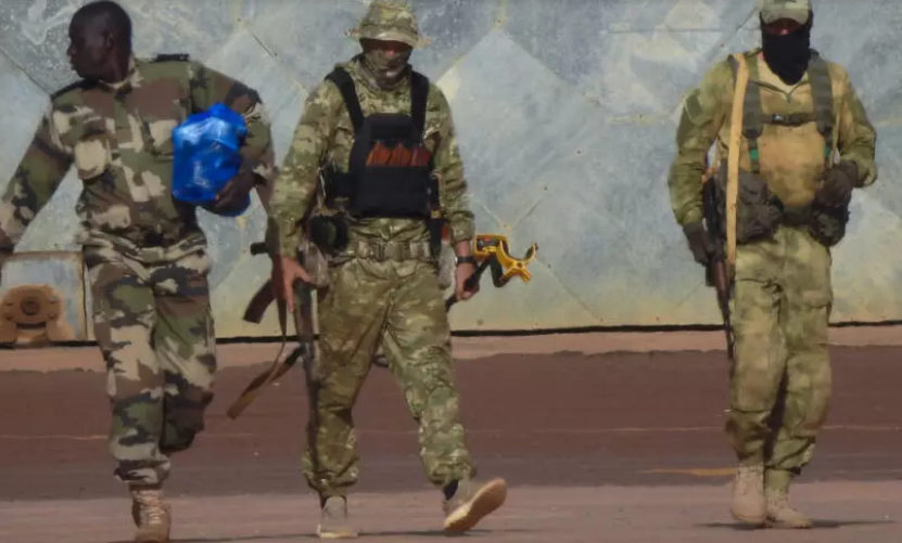 Des bandes armées à moto, sans foi ni loi, Mali étouffe