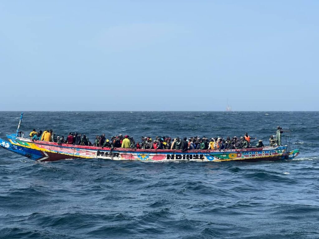  Tragédie en mer : Un mort et plus de 230 migrants secourus au large de Sangomar